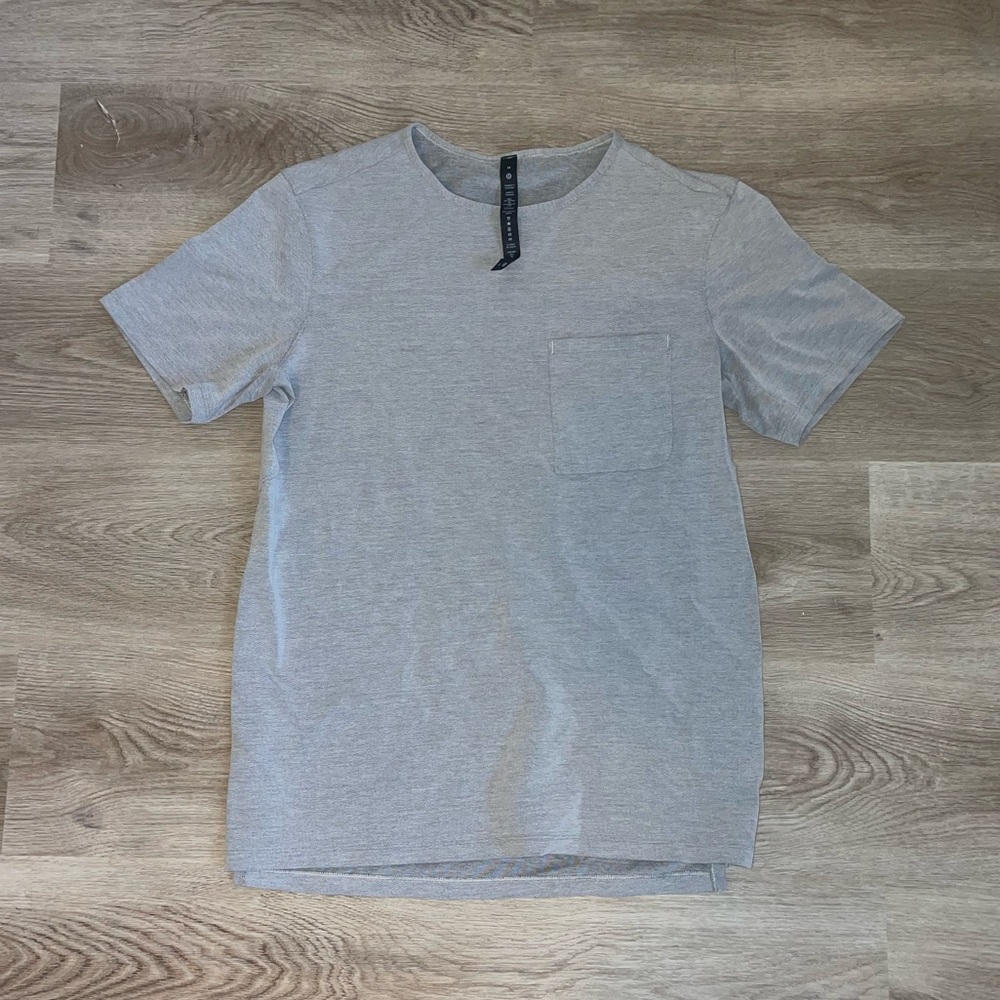 Men's Gray Lululemon T-Shirt